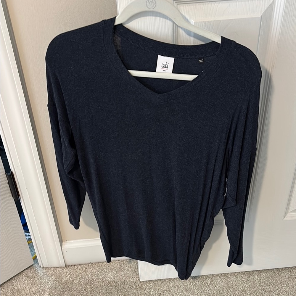 Cabi Women's Navy V-Neck Lightweight Top